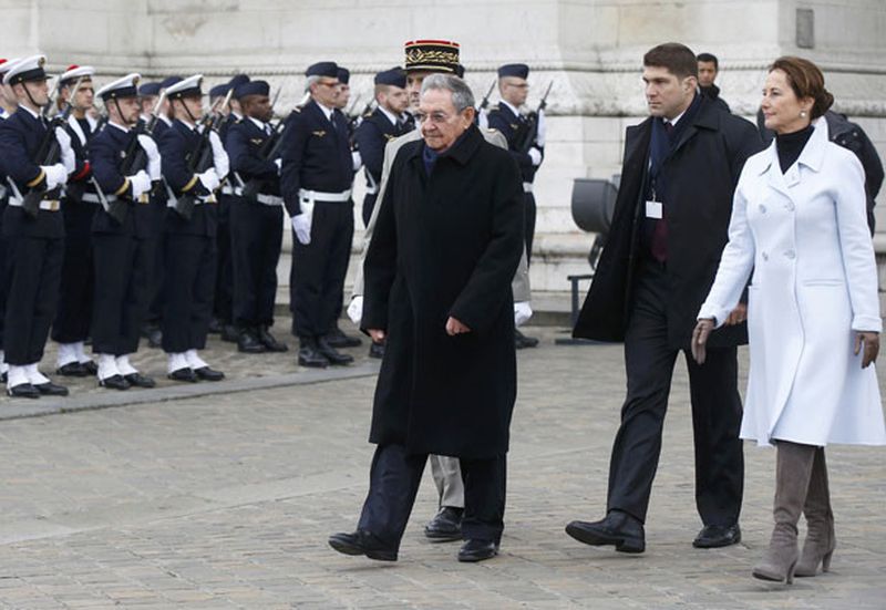 France: Official Ceremony to Welcome Cuba President Raul Castro. Photo: Reuters 