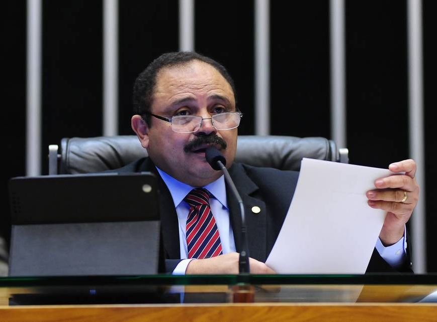 Maranhao Retracts and Approves Impeachment against Dilma