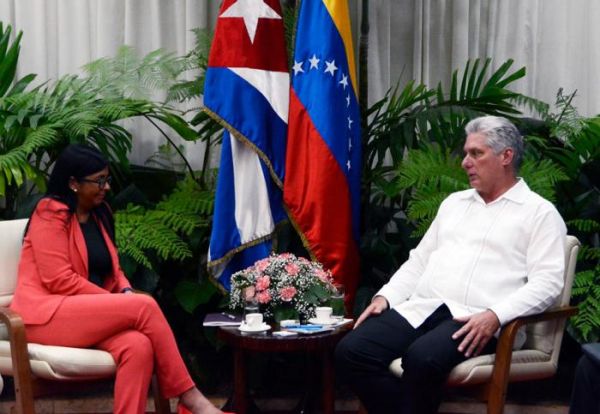 Díaz-Canel during his meeting with Delcy Rodríguez