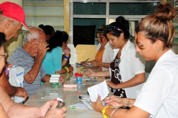 pharmacy workers in sancti spiritus, cuba