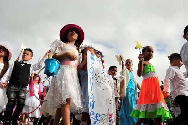 parade honors jose marti in sancti spiritus