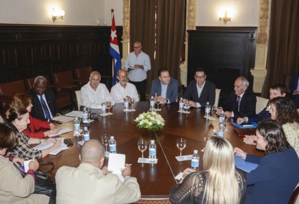 Esteban Lazo during a meeting with social democrat representatives of the European parliament