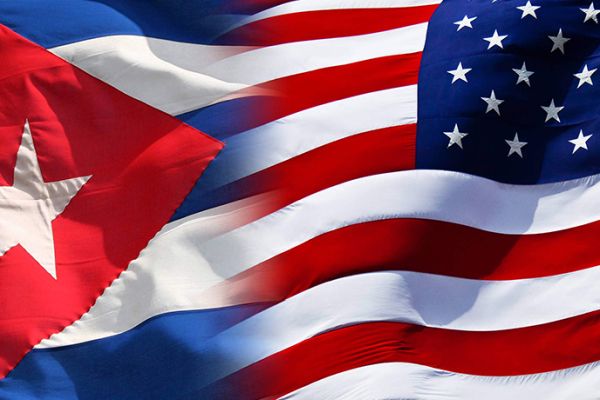 CUBA-USA-Flags