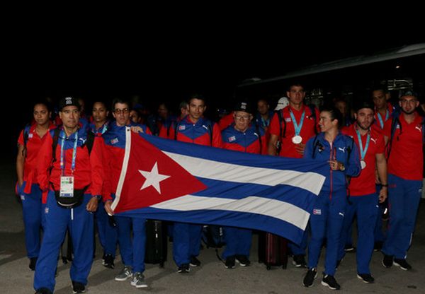 cuban athletes back from lima