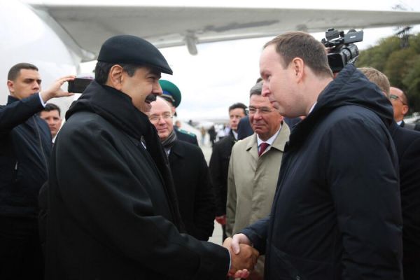 Nicolás Maduro and his delegation upon arrival in Moscow