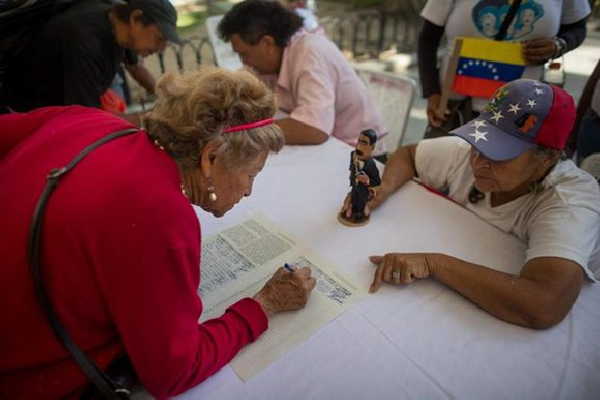 venezuela signs no more trump