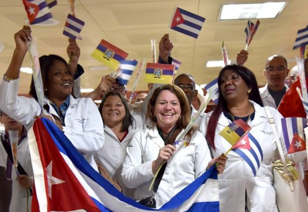 Members of the Cuban medical brigade who were working in Ecuador upon arrival in Havana’s Jose Martí Airport