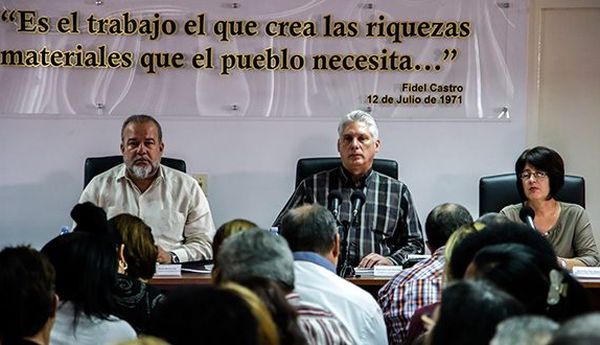 diaz-canel-in meeting of cuban ministry of labour