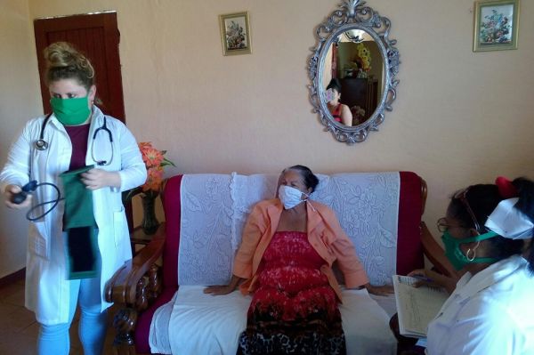 doctor and nurse visit residents in la sierpe, sancti spiritus