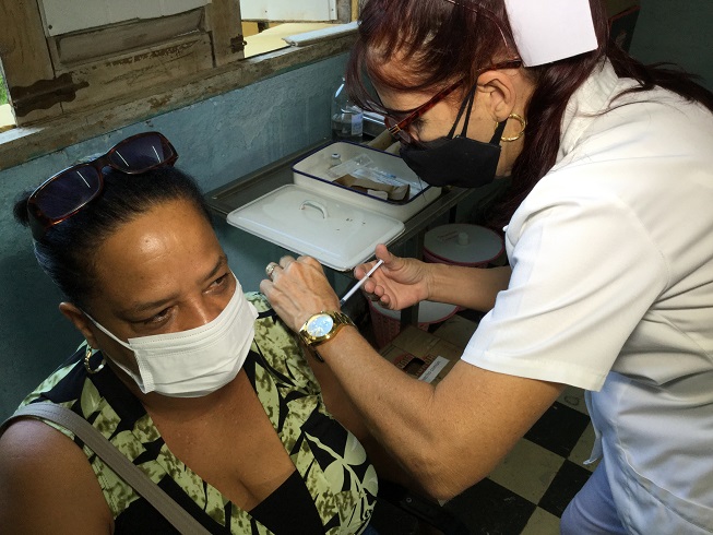 According to health authorities, around 75 percent of the Cuban population should be vaccinated by the first days of September. (Photo: Yoan Pérez / Escambray).