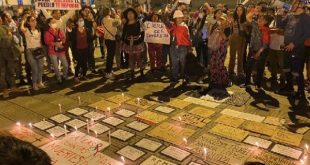 Makeshift ceremony in memory of the dead in Juliaca, Peru, Jan. 9, 2023. | Photo: TeleSur